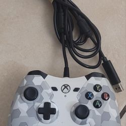 XBOX ONE WIRED CONTROLLER 