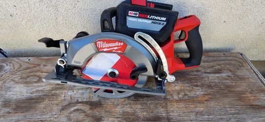 Milwaukee Skillsaw 7 1/4 Blade m18 fuel tool battery 12ah