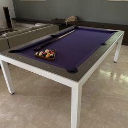 Stylish Pool Table / Dinning Table (adjustable Height)