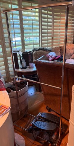 Rolling 2 tier adjustable clothing rack