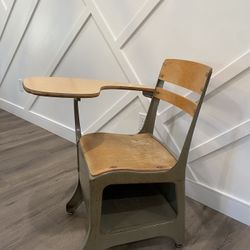 Vintage American School Desk – “The Crusader” Classic Student Desk