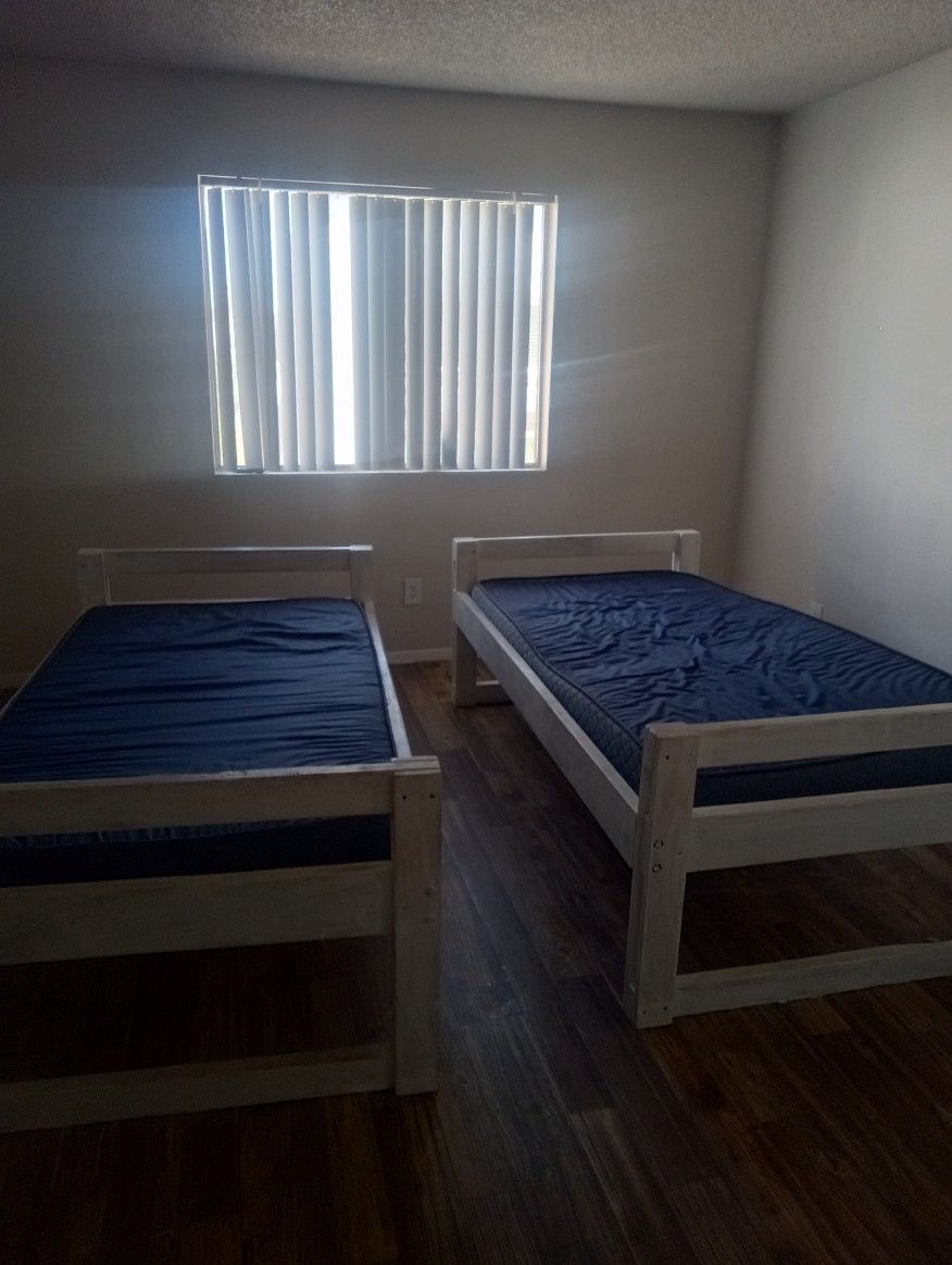 Twin Bed Set