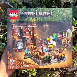 LEGO Minecraft Woodland Mansion Fighting Ring 21272