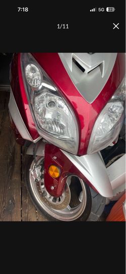 Scooter located in Cutlerbay 2022…… 150 cc Gas. Clean title in my name read below