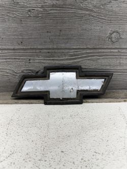 2007-2013 Chevy Silverado 1500 Front Grille Emblem Bowtie