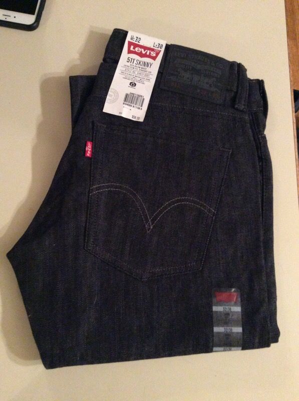 Levis 511. Size 32 x 30 Black Rigid
