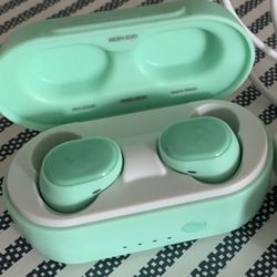 Nice Earbuds Available 95134