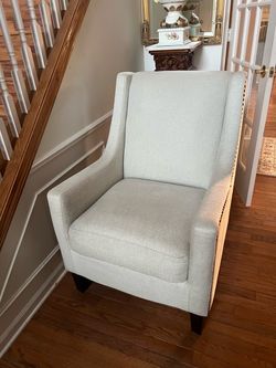 Like new accent chair