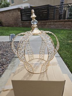 8 Crown Centerpeices 👑