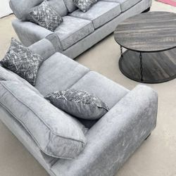 New. Comfy 2pc. Set $599