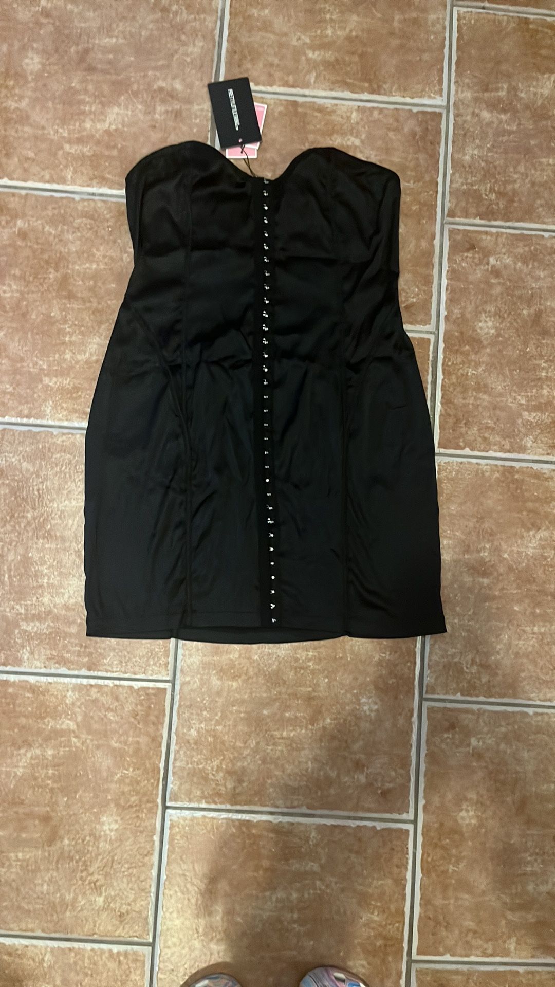 Pretty Little Thing Black Strapless Dress