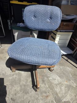 2 office chairs. Adjustable height and lumbar tension.