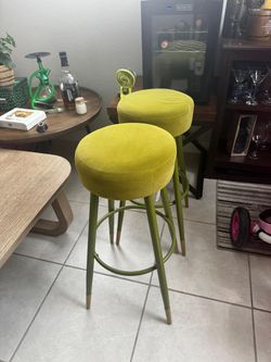 Set of 2 Green Velvet Bar Stools