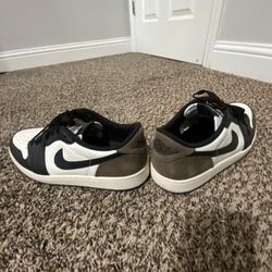 Jordan 1 Low Mocha 9.5 