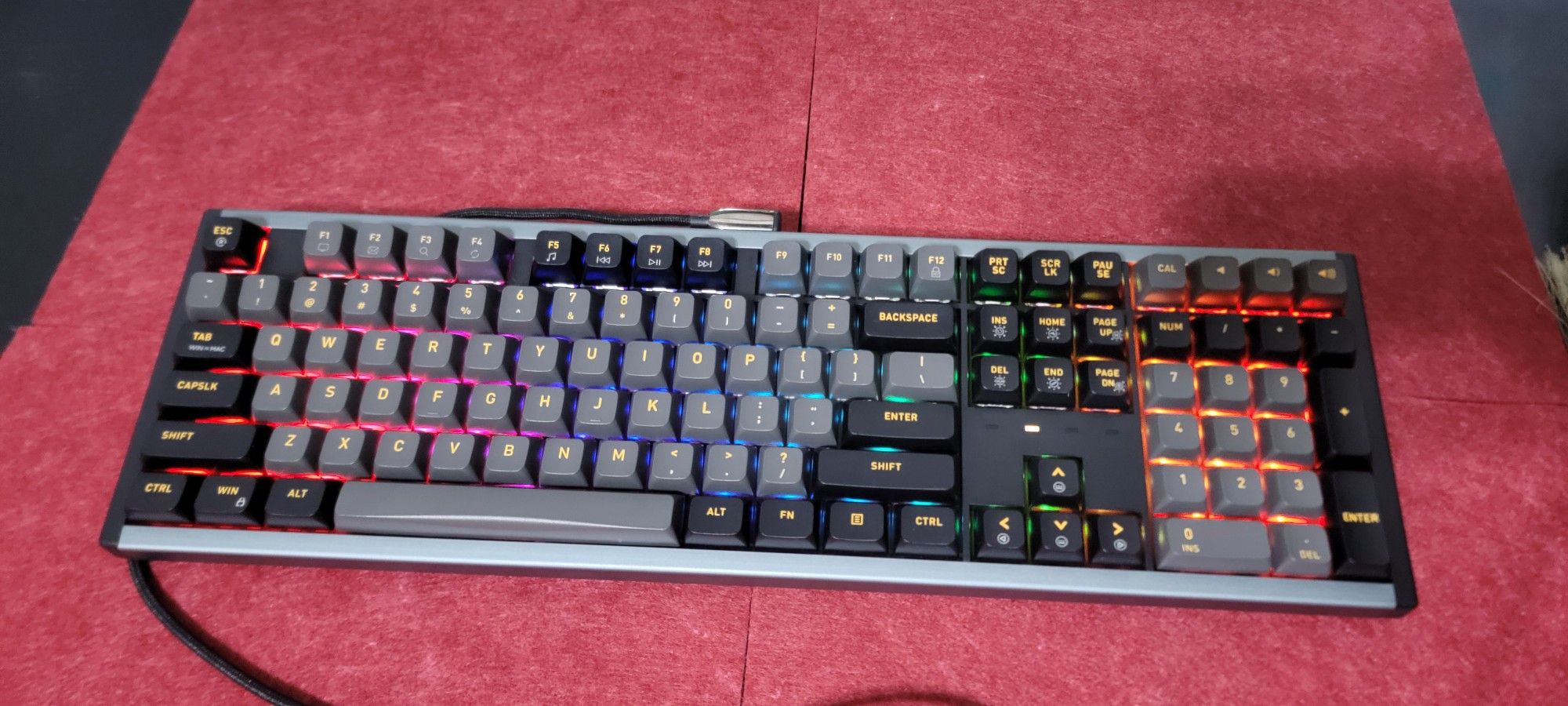 100% Mechanical Keyboard - Linear Switches - Dual Tone - Aluminum Frame - Khail Crimson Red Switches - Brand New Unused