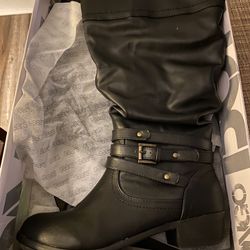 Black Boots Size 7 1/2 Wide