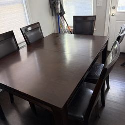 Dining room Table