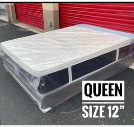 Queen Plush Pillow Top Bed Set $239