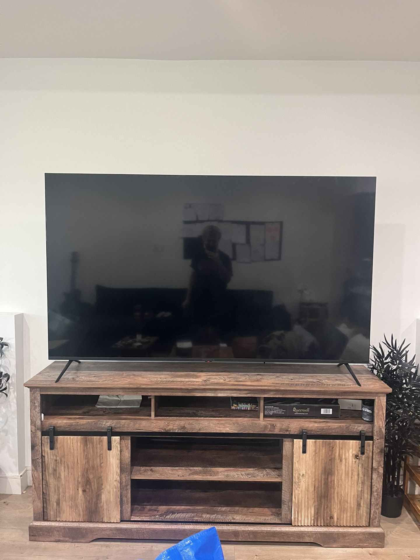 75 Inch Smart TV (with Free Matching Mini Kitchen TV )
