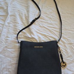 Michael Kors Crossbody Purse 