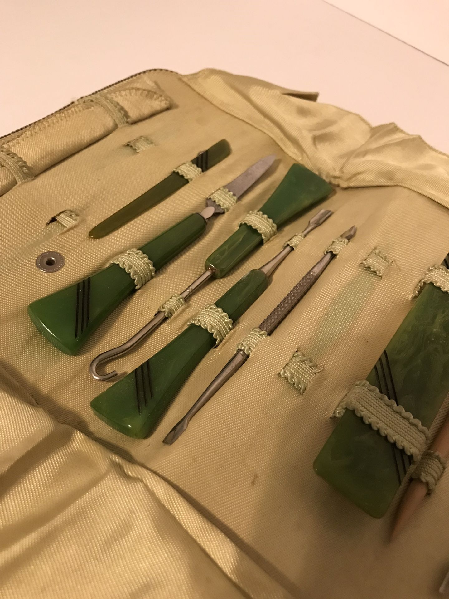 Antique 1920’s Green BakeLite 11 Piece Manicure Vanity Set & Holder