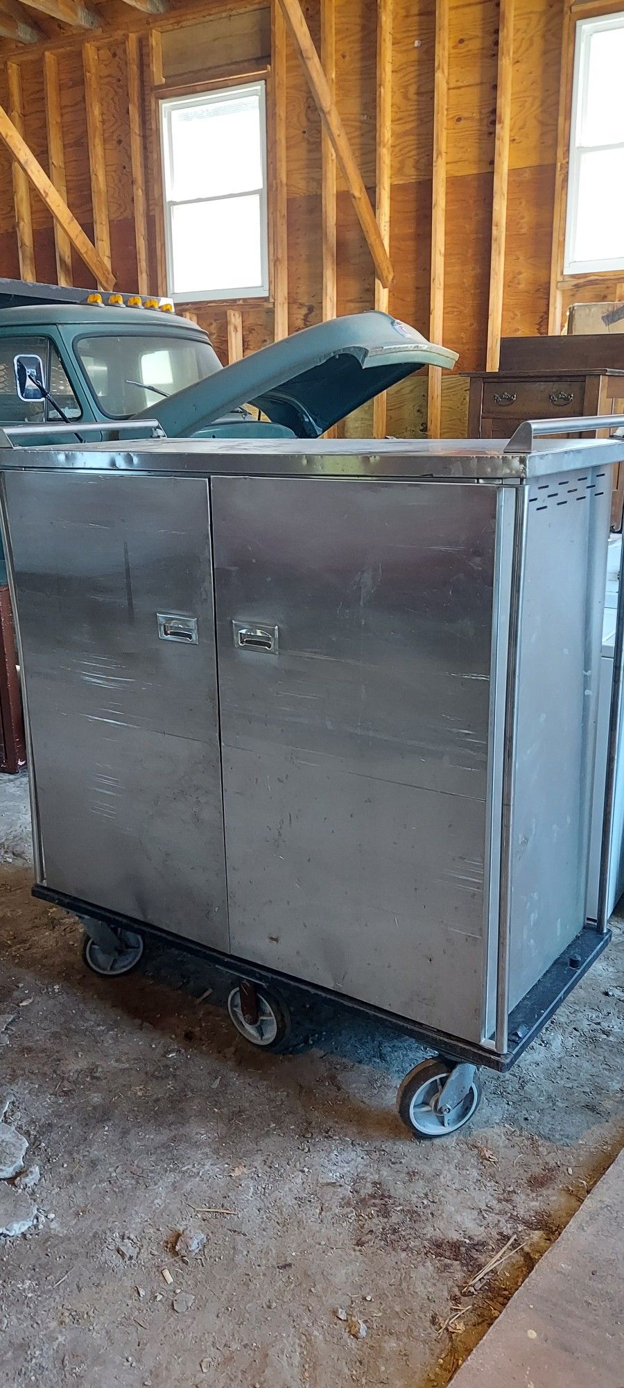 Carlisle dinex food tray distribution serving cart