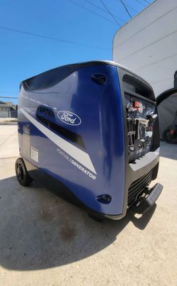 FORD 4500W Dual-Fuel Inverter Generator – ONLY 6 HOURS – Remote Start – Like New
