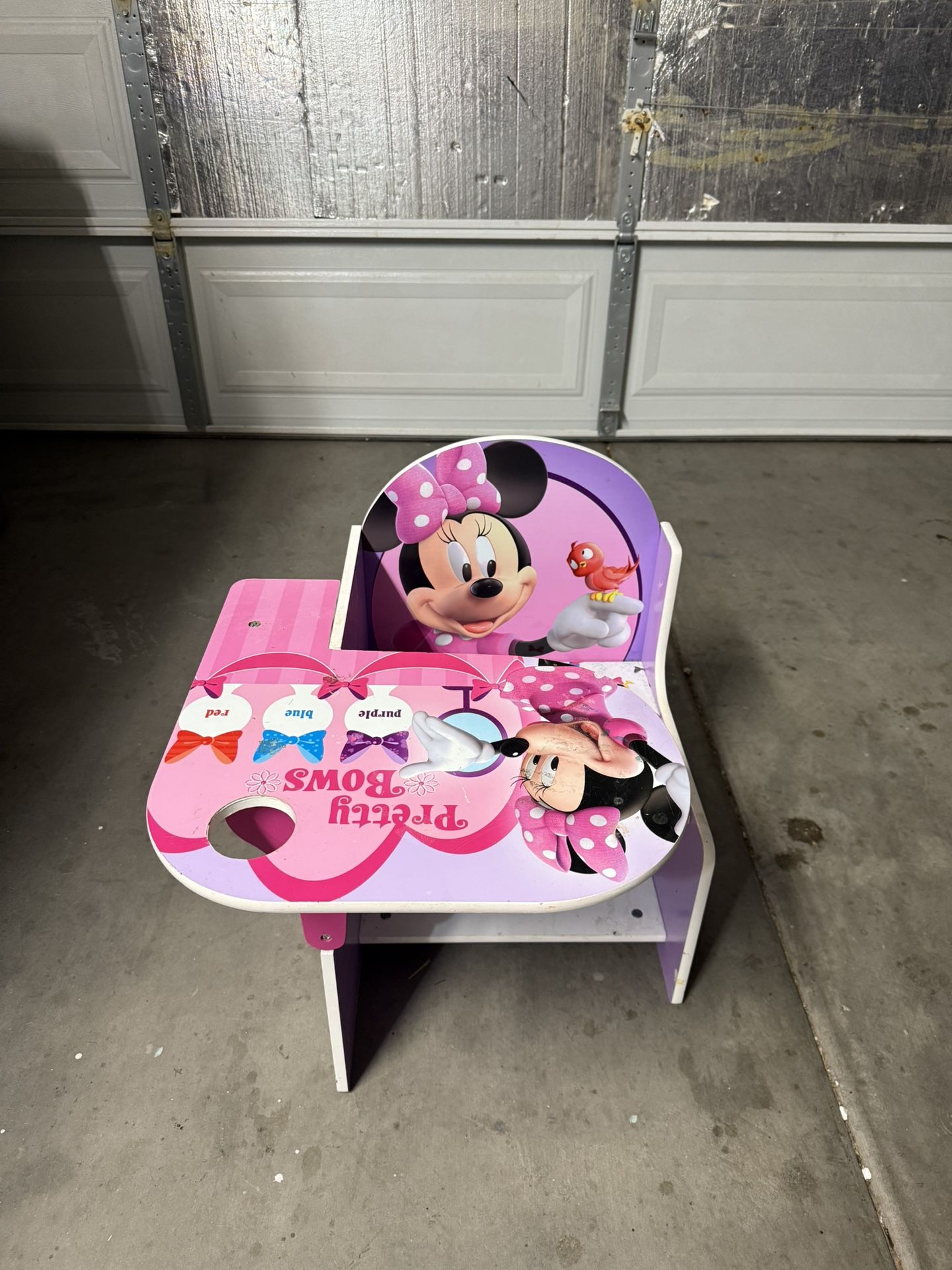 Minie Mouse Kids Desk 