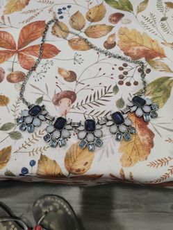 Sky blue flower necklace