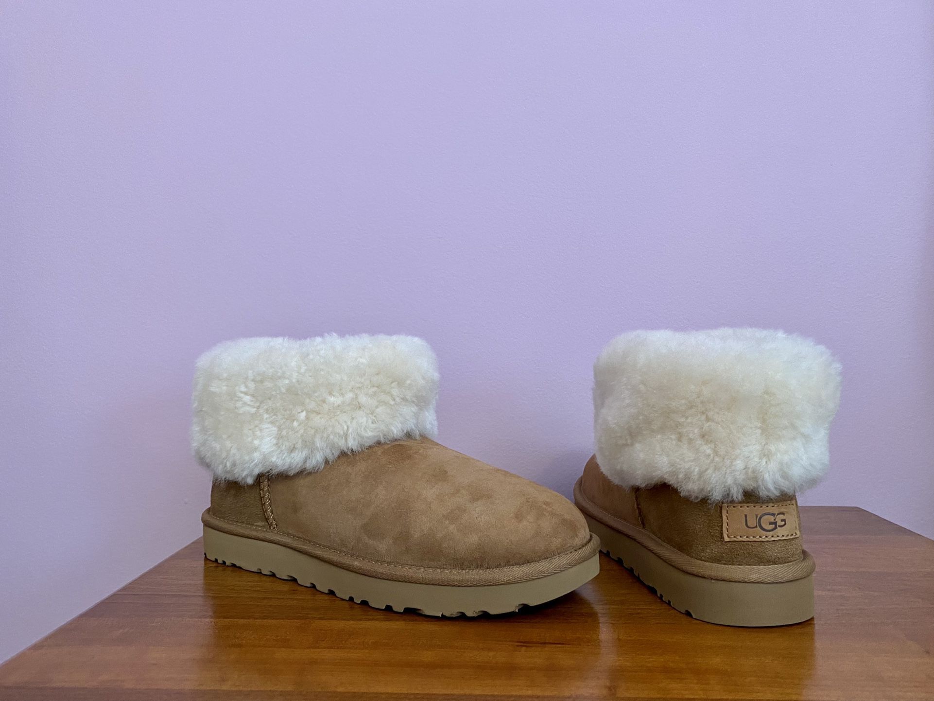 New Ugg Classic Fluff Boot - Size 8