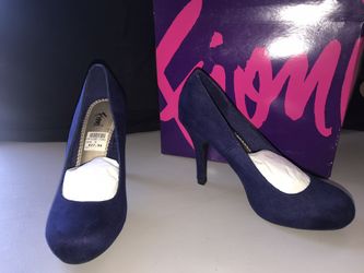 NEW Dark Blue Heels Size 5