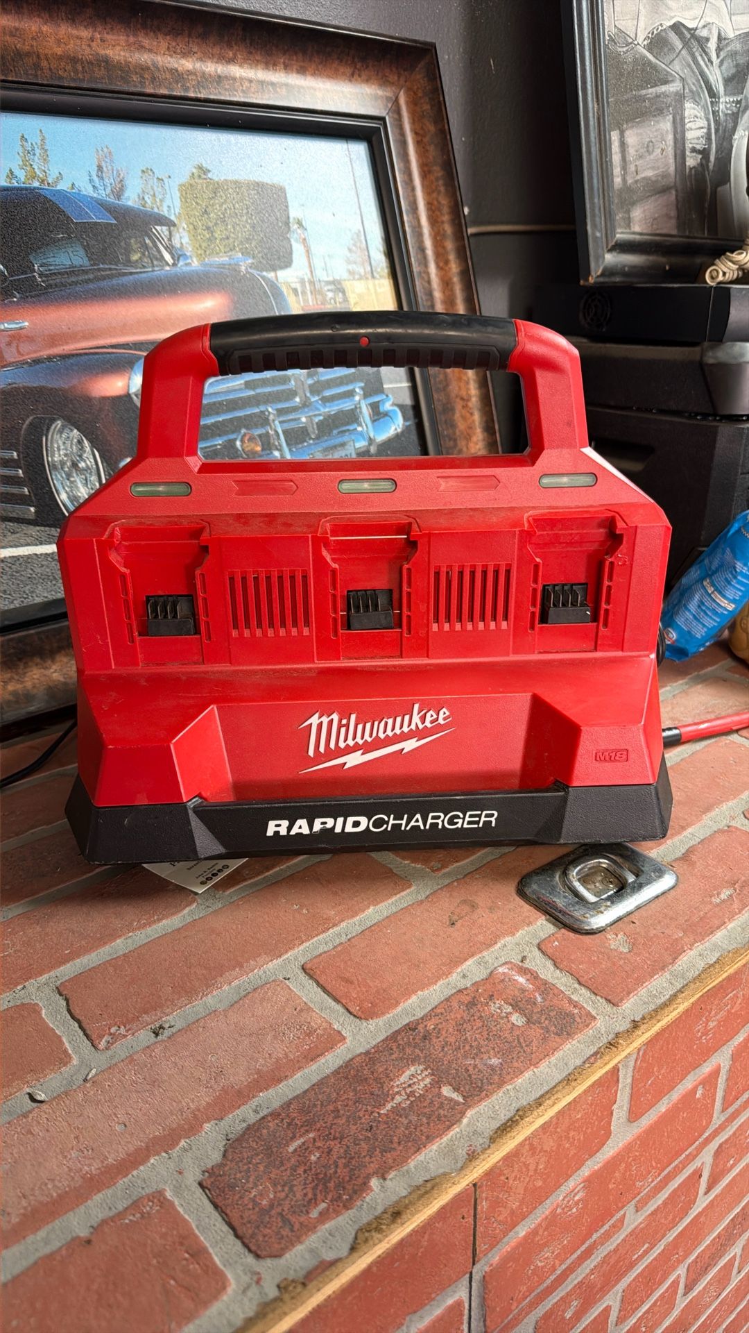 Milwaukee rapid Charger 