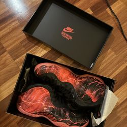 “Stranger Things” Nike Foamposite size 12.5
