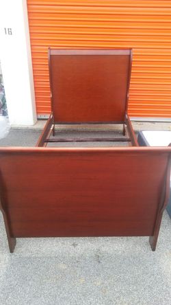 Twin Sleigh Bed
