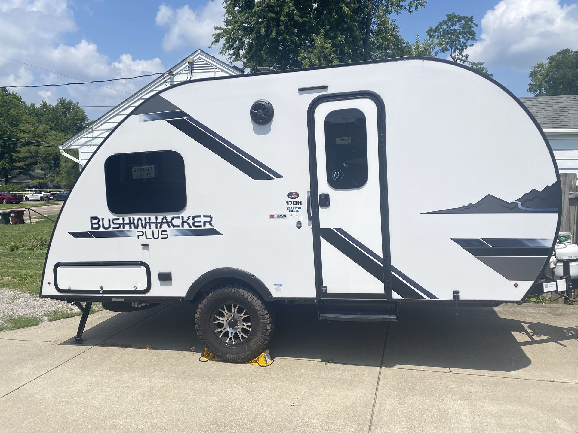 2024 Bushwacker camper