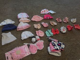 Baby hats and mittens