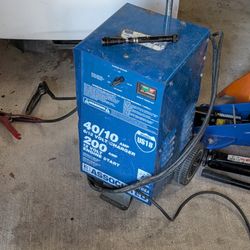 Associated US18 Heavy Duty Battery Charger / Engine Starter – Made in USA