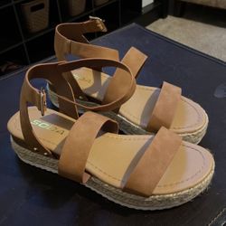 Girl’s Sandals 