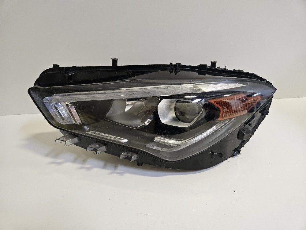2020 2021 2022 2023 MERCEDES BENZ CLA 250  LEFT DRIVER SIDE OEM HEADLIGHT 