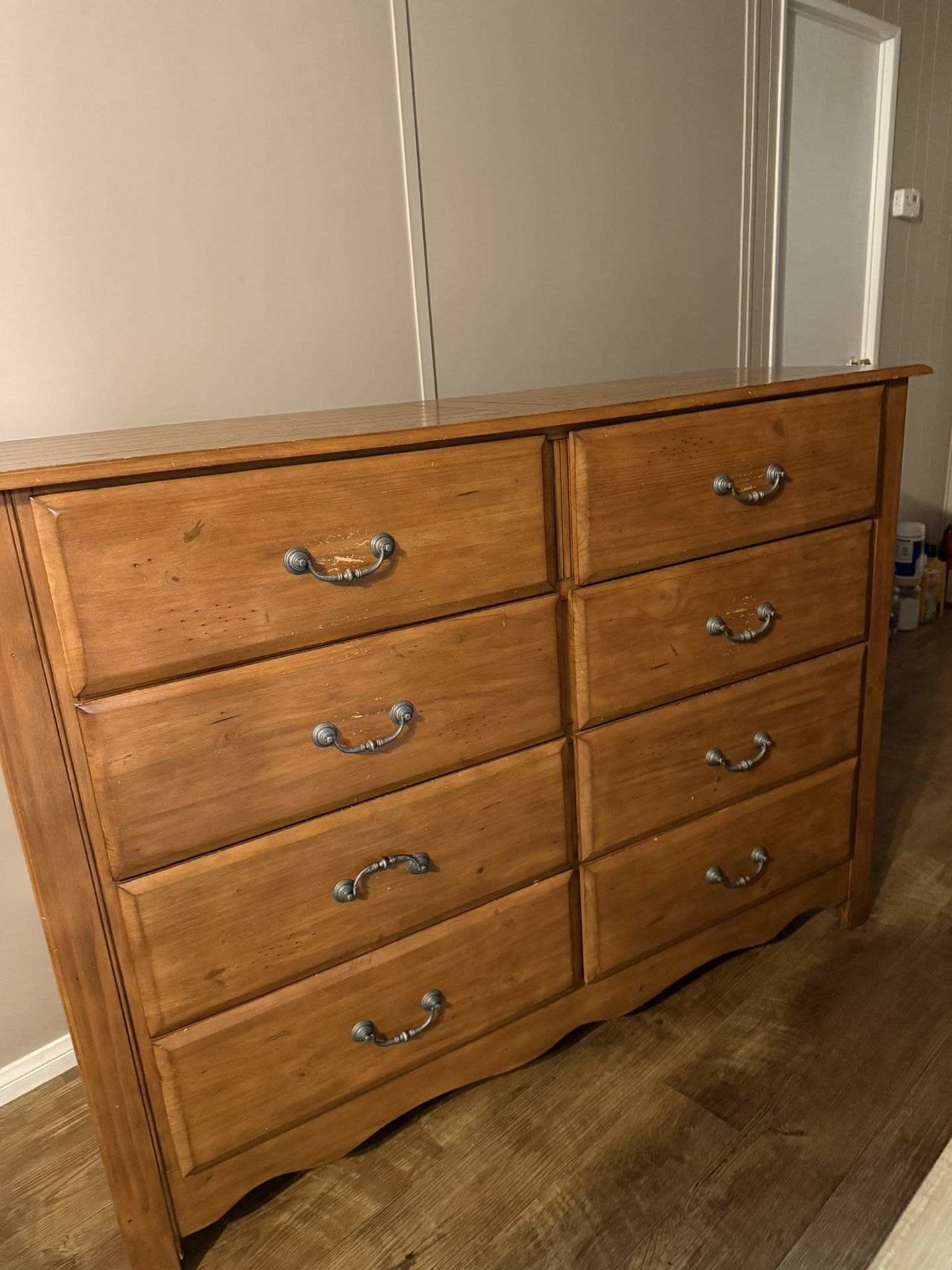 8 Drawer Dresser 
