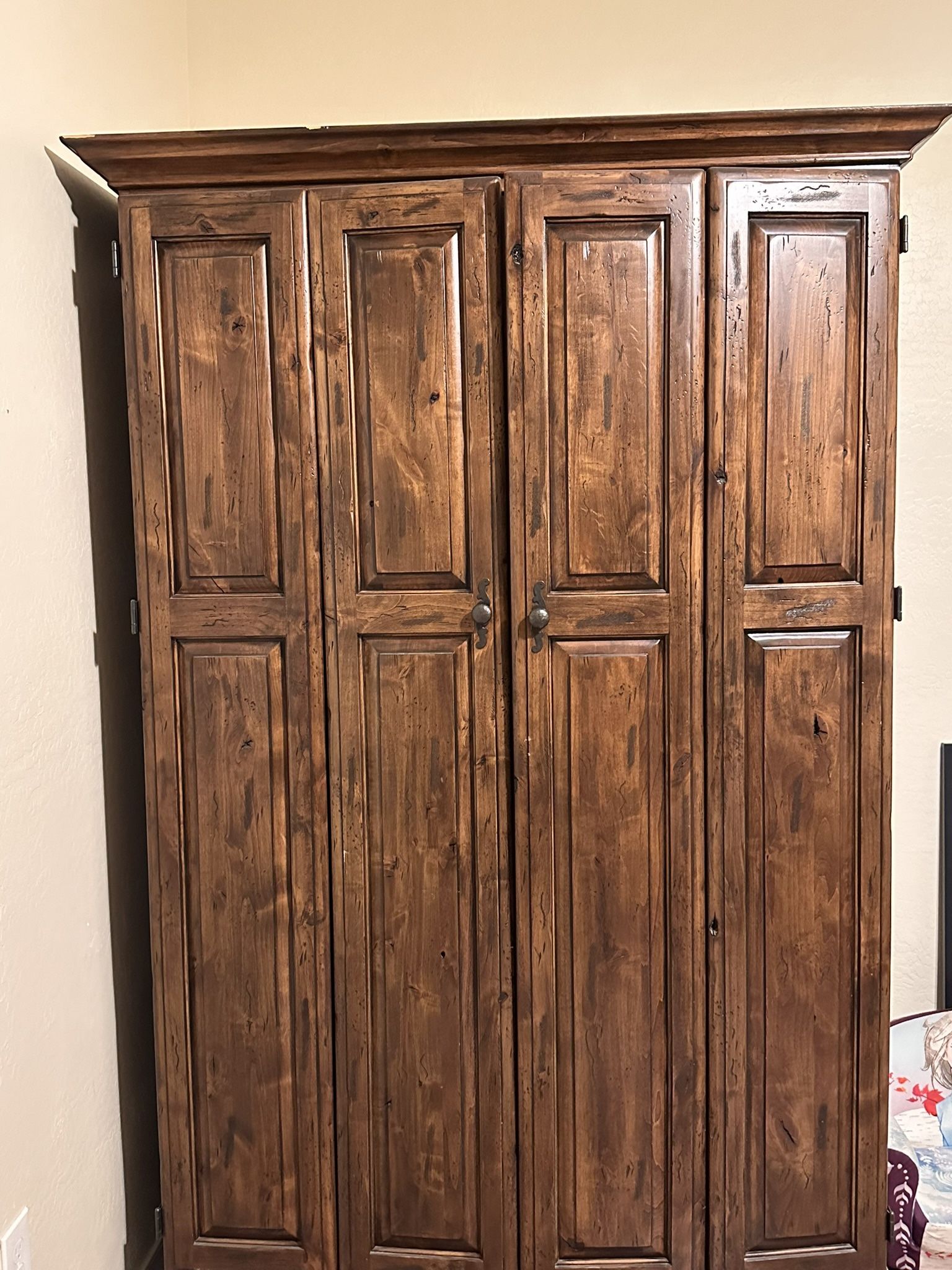 Desk - Computer Hutch