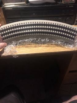 8 pieces of Lionel fast track