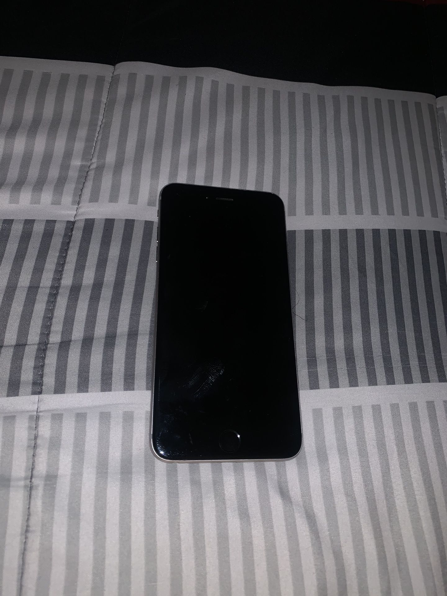 iPhone 6S Plus (For Parts)