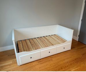 $200 Like New IKEA Hemnes daybed with trundle white