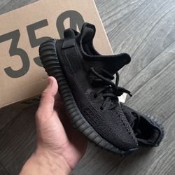 Yeezy 350 Onyx 