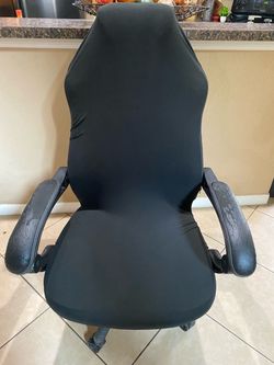 Black Gaming Chair with foot rest