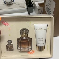 Perfume Set 75$ From Macys 