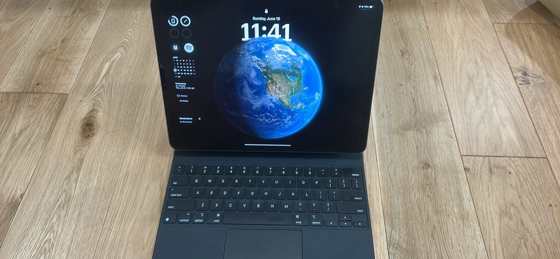 Ipad Pro 6th Gen 12.9 Inches (Magic Keyboard + Apple Pencil Gen2 Included)