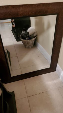 Wall mirror