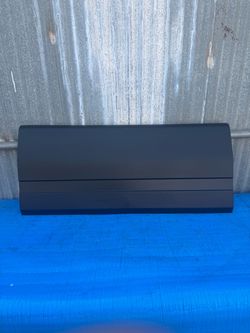 2022 2023 2024 2025 2026 2027 Rivian EDV EDV500 EDV700 Right Passenger Sliding Door Lower Molding Trim Body Panel OEM